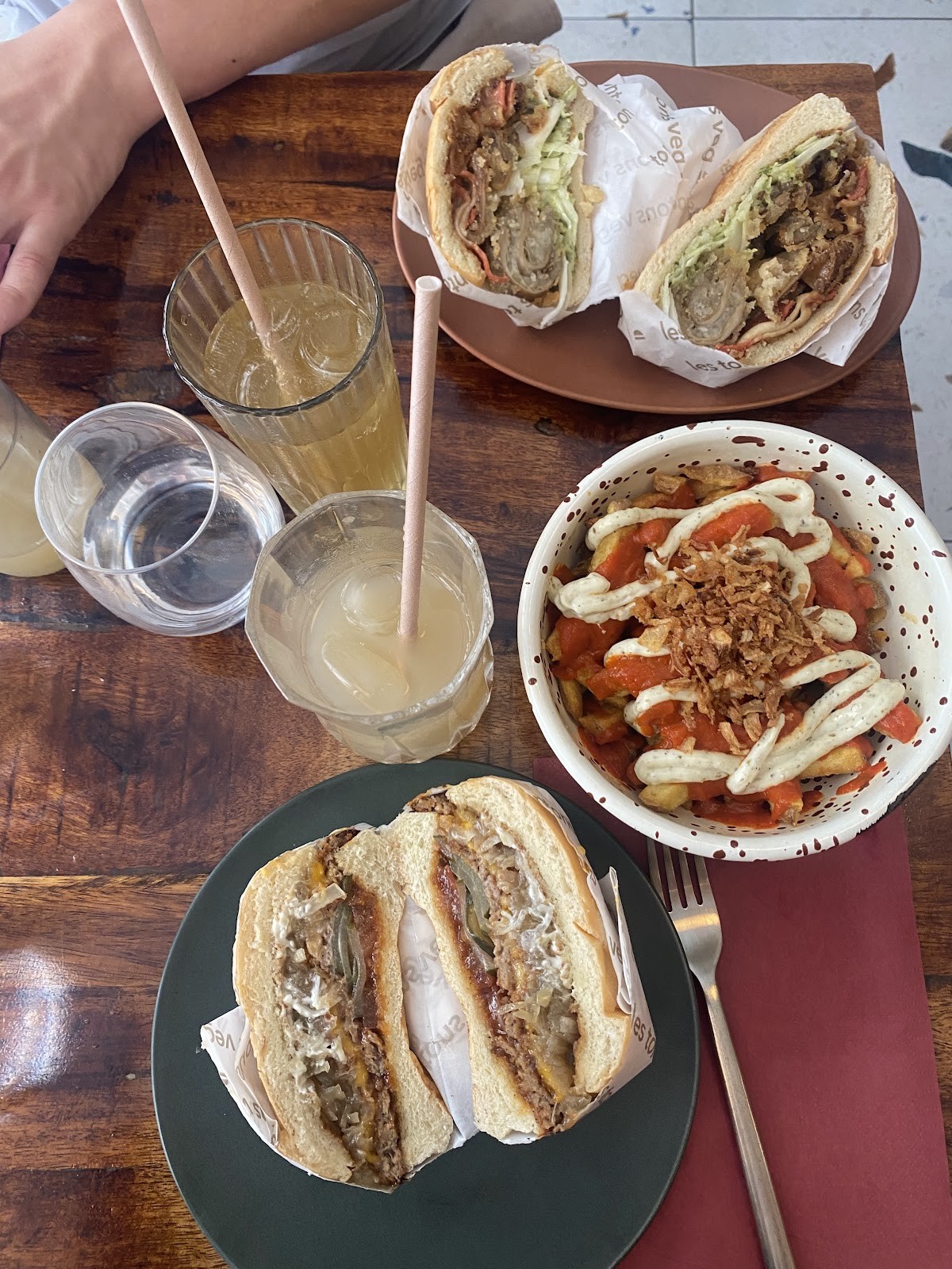 Les Tontons Veg: food & drinks