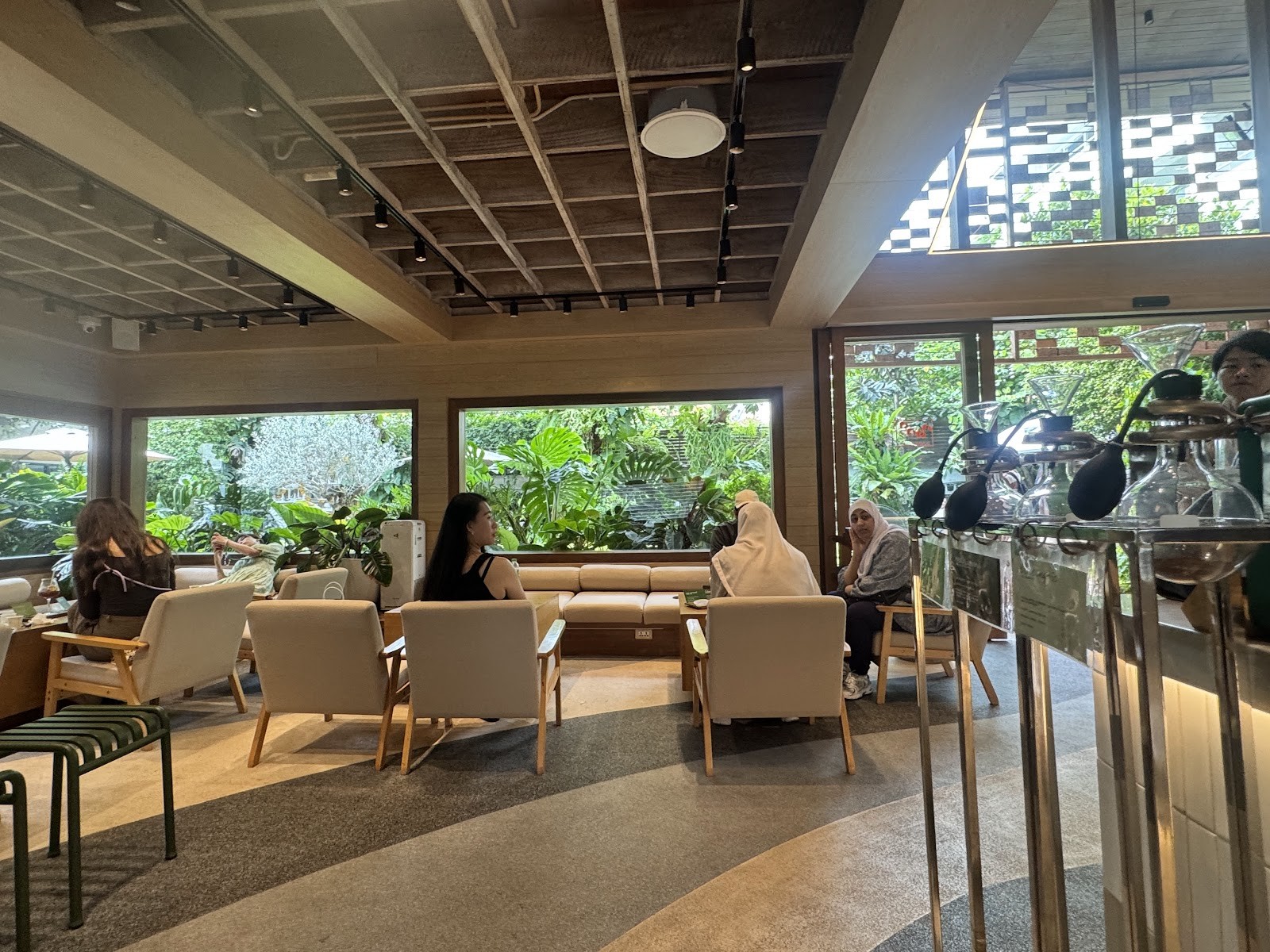 NANA Coffee Roasters Ari: the place