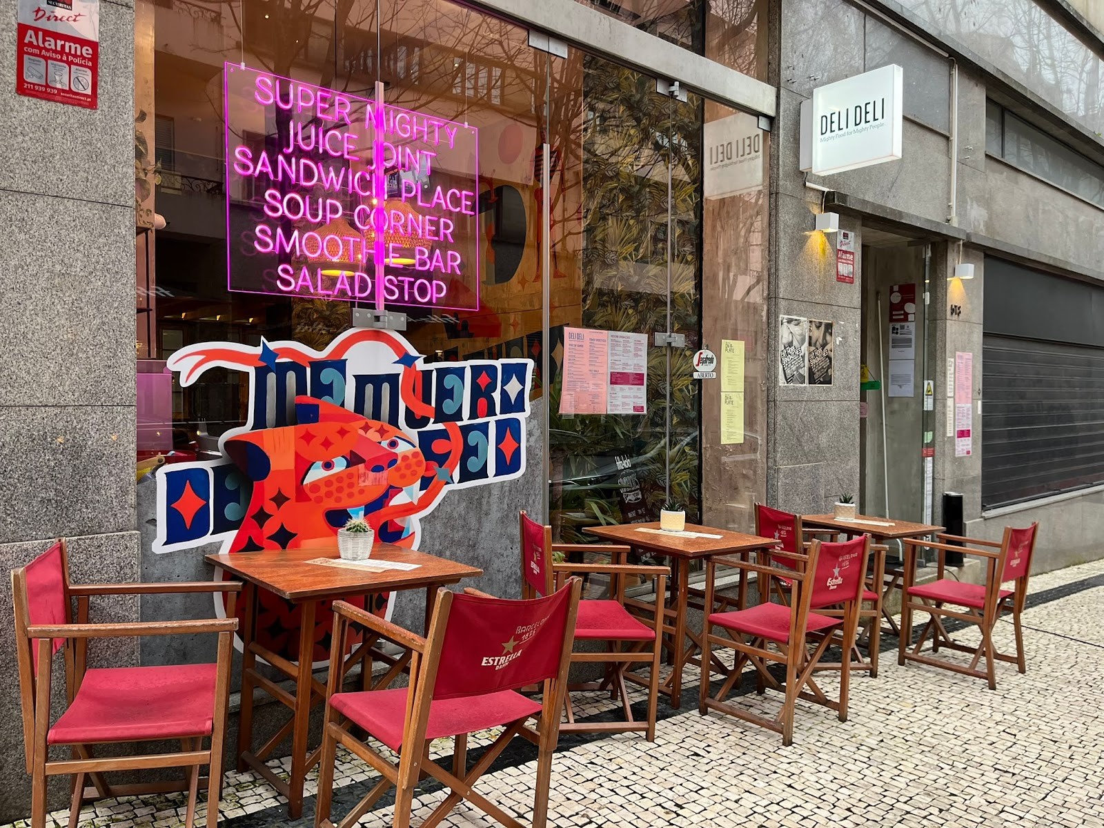 Deli Deli - Brunch & Sandwiches All Day: the place