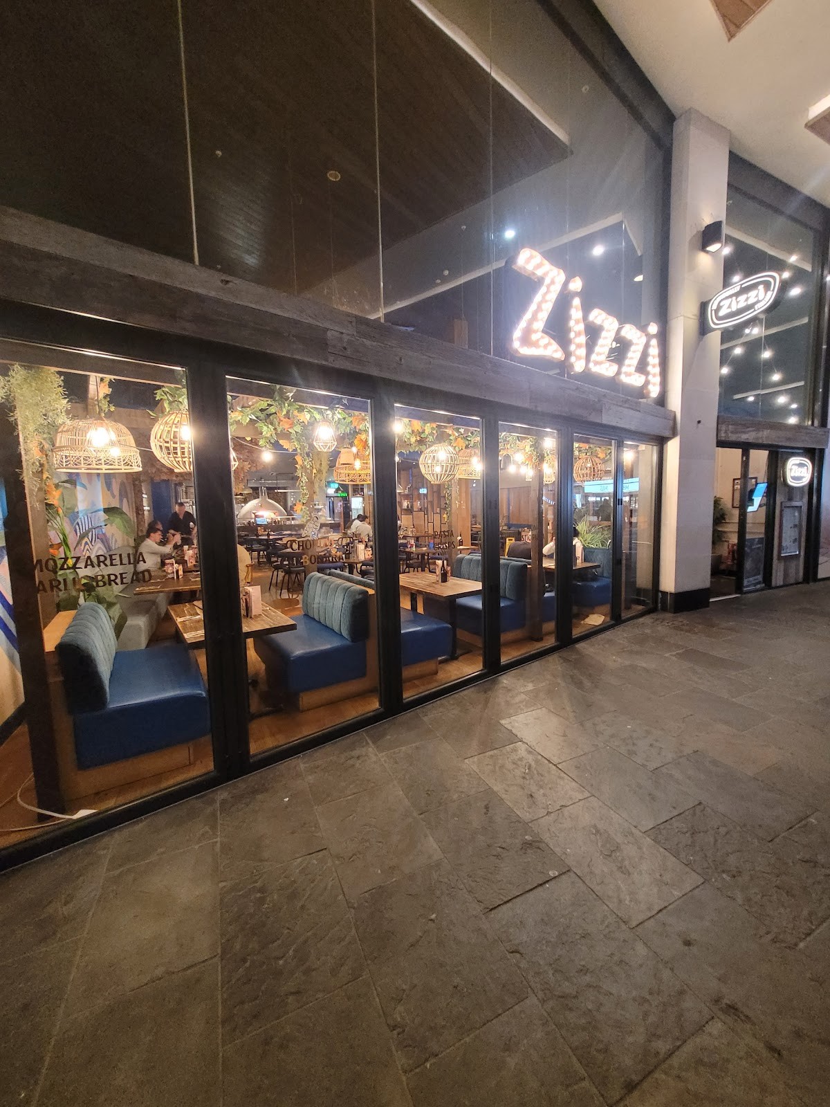 Zizzi Bristol Cabot Circus: the place