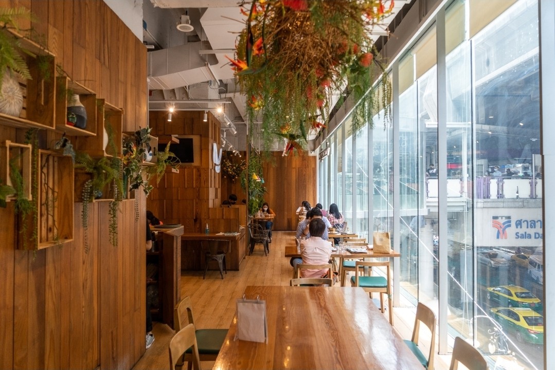 Baan Ying Silom Complex: the place