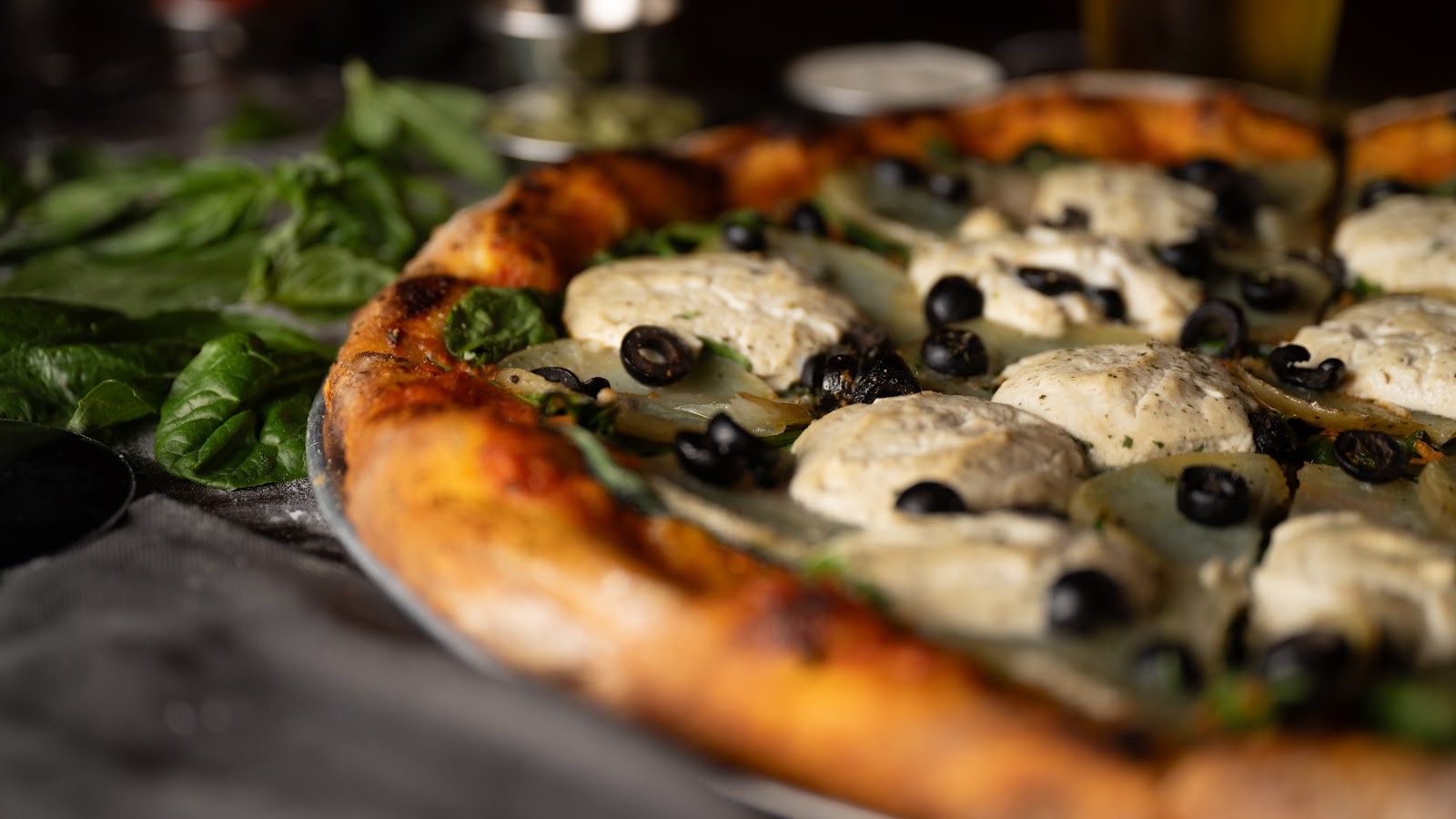 Pi Vegan Pizzeria: food & drinks