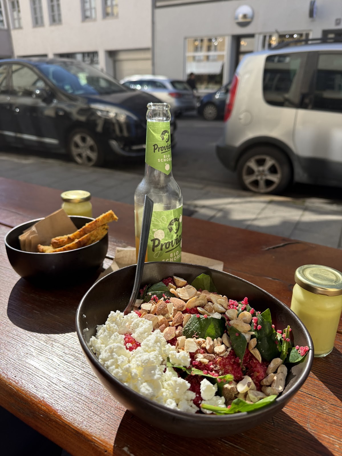 JOY OF MADHU München: food & drinks