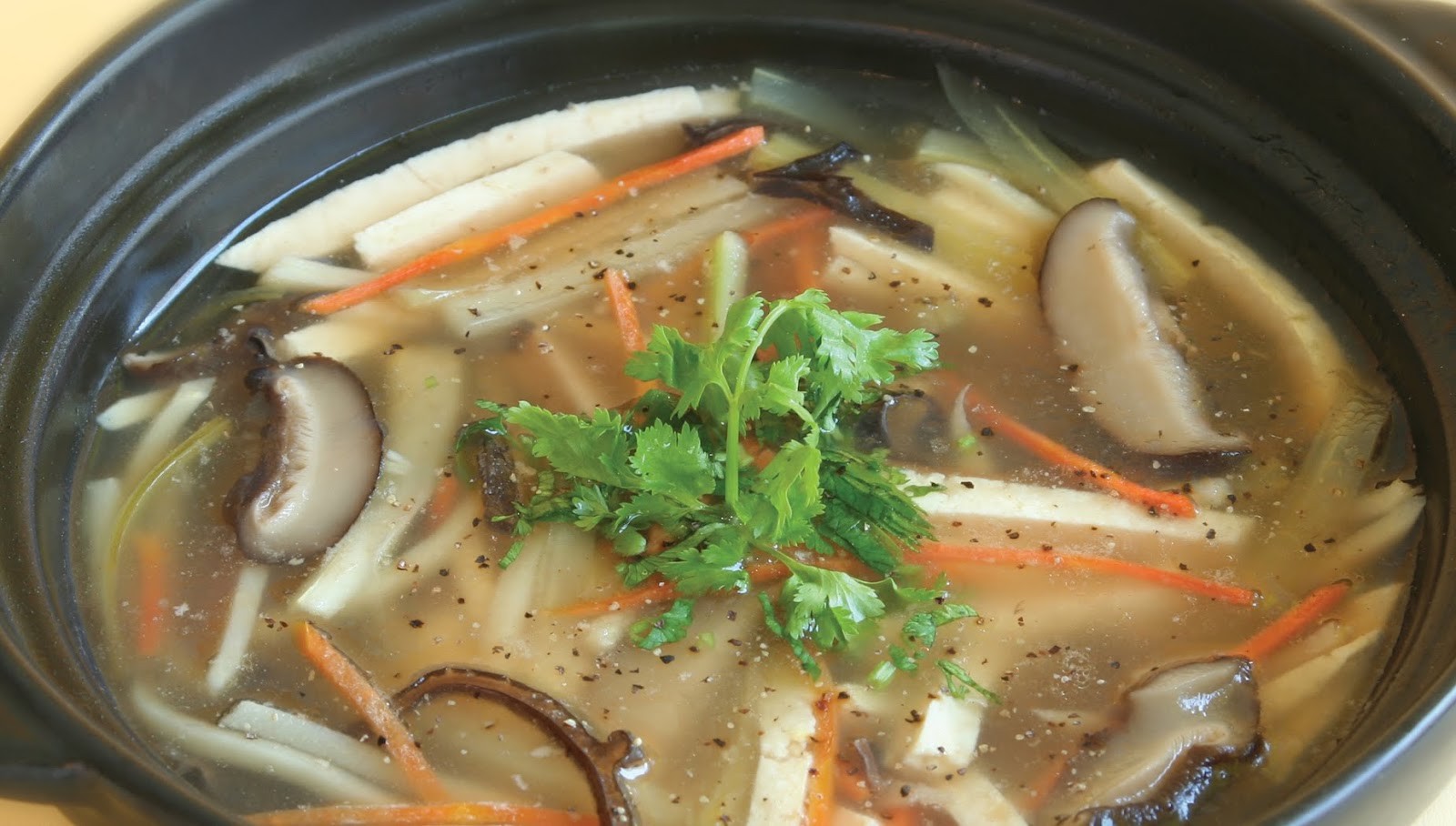 Loving Hut Vegan Restaurant - San Francisco: food & drinks