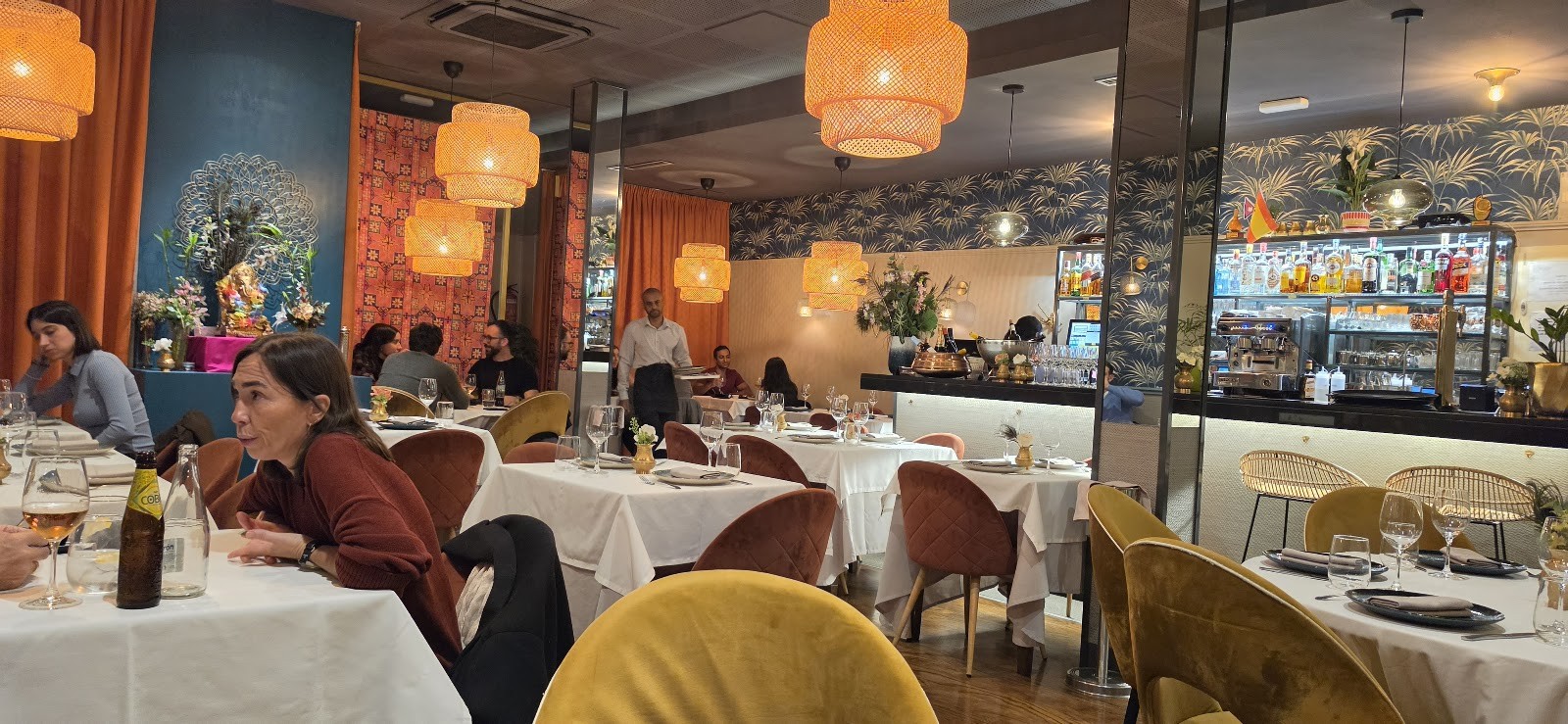 CURRY & CANELA RESTAURANTE HINDU, INDIO, NEPALI: the place