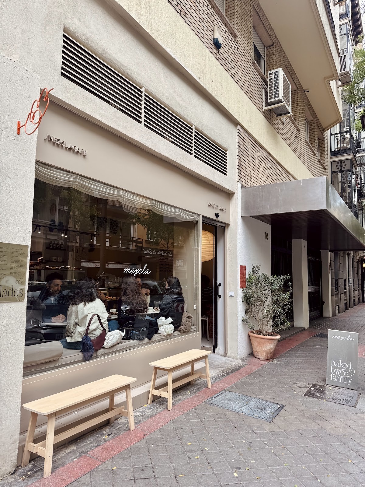 Mezcla Café: the place