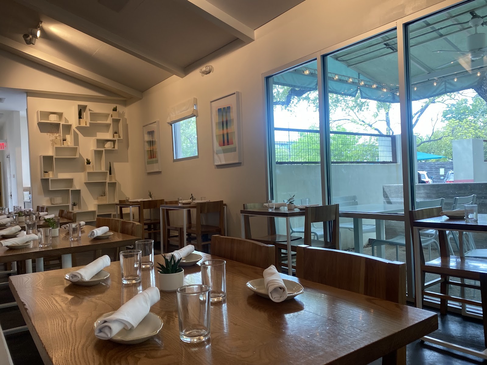 Fresa's - South First: the place