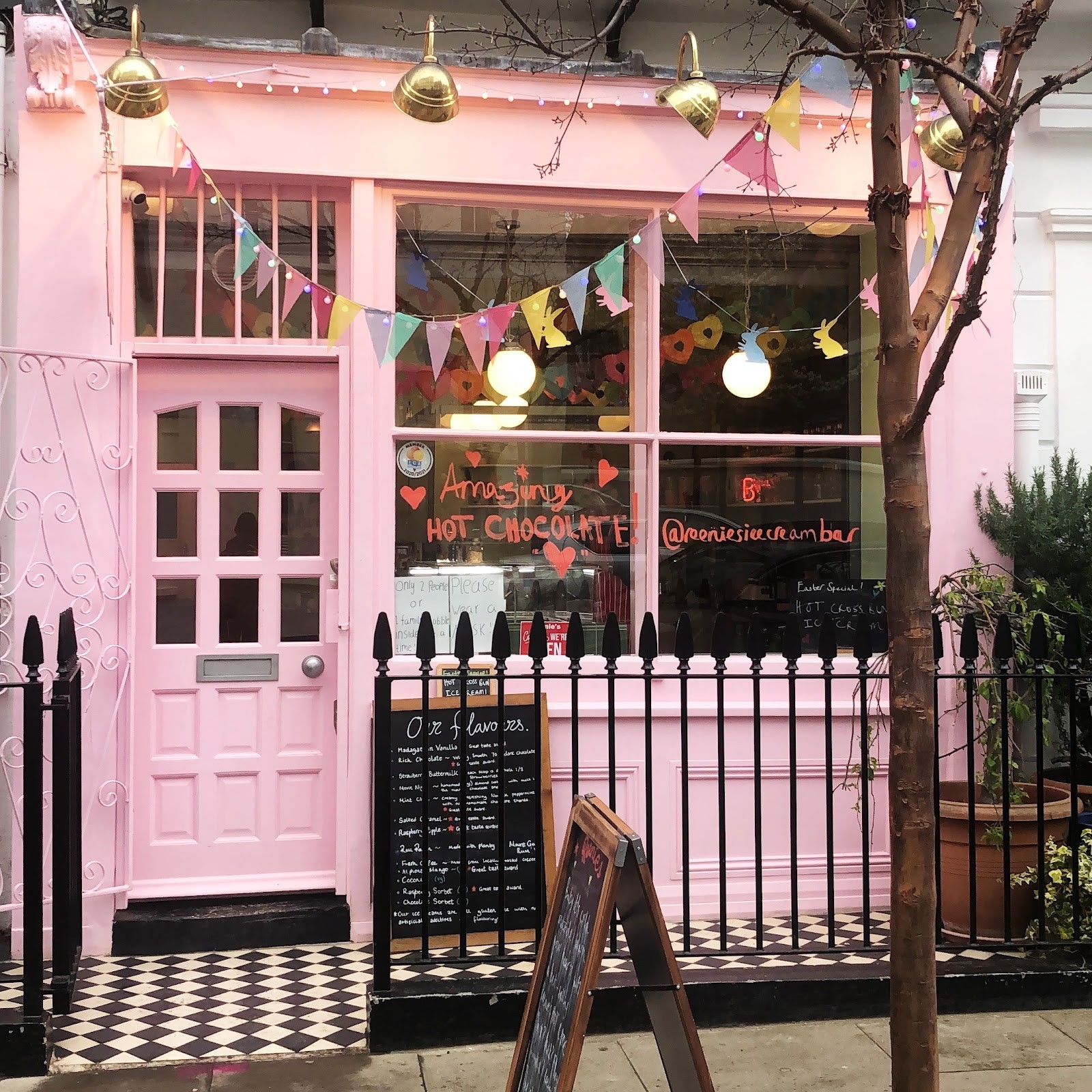Reenie's Ice Cream Bar: the place