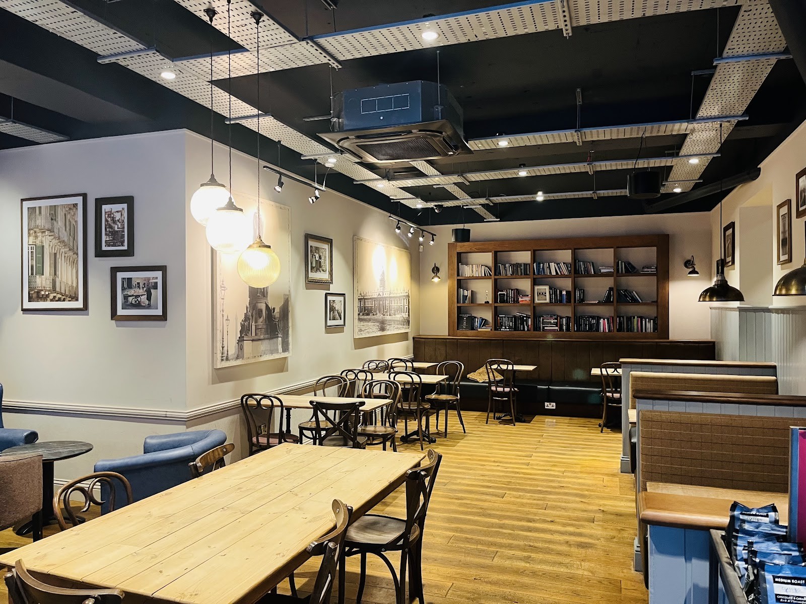 Caffè Nero: the place