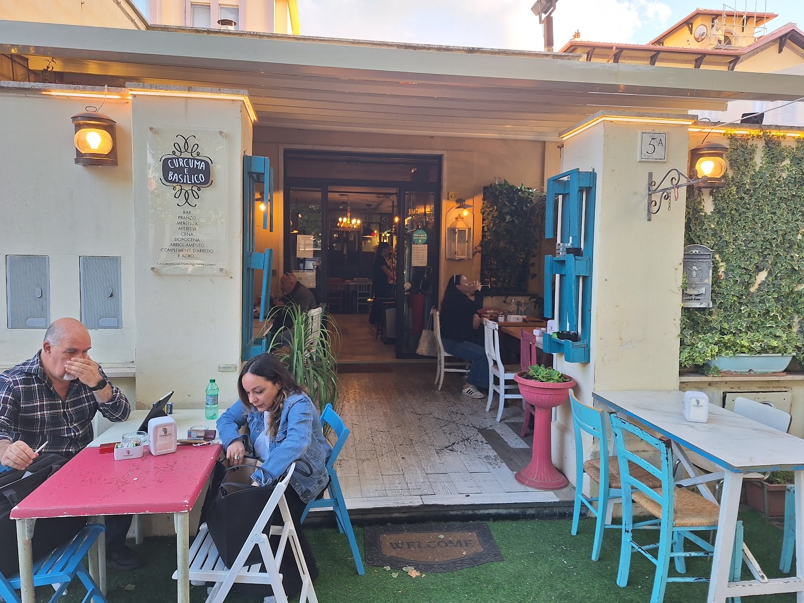 Curcuma e Basilico: the place