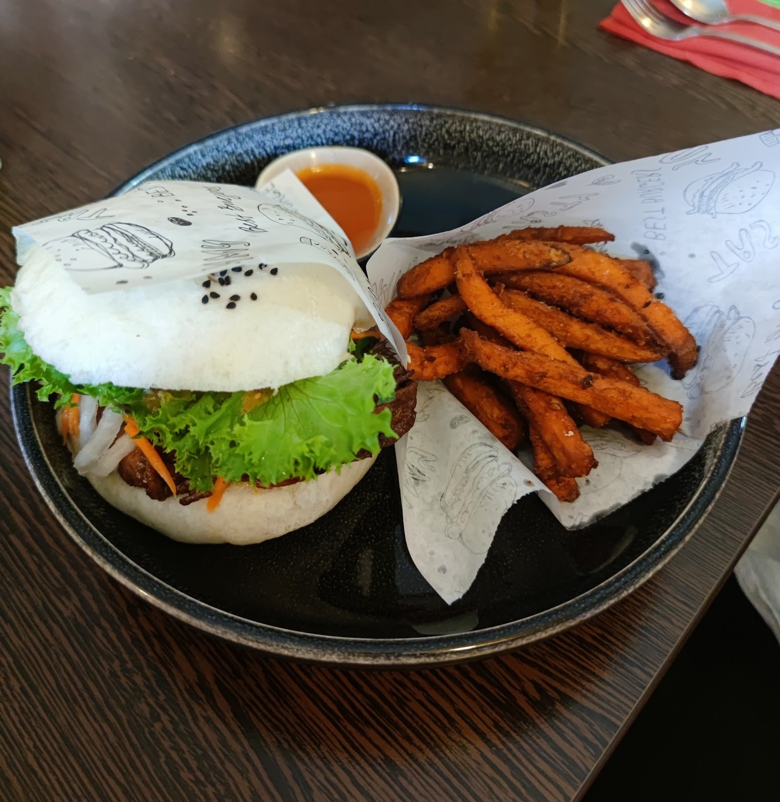 Savory Chay: food & drinks