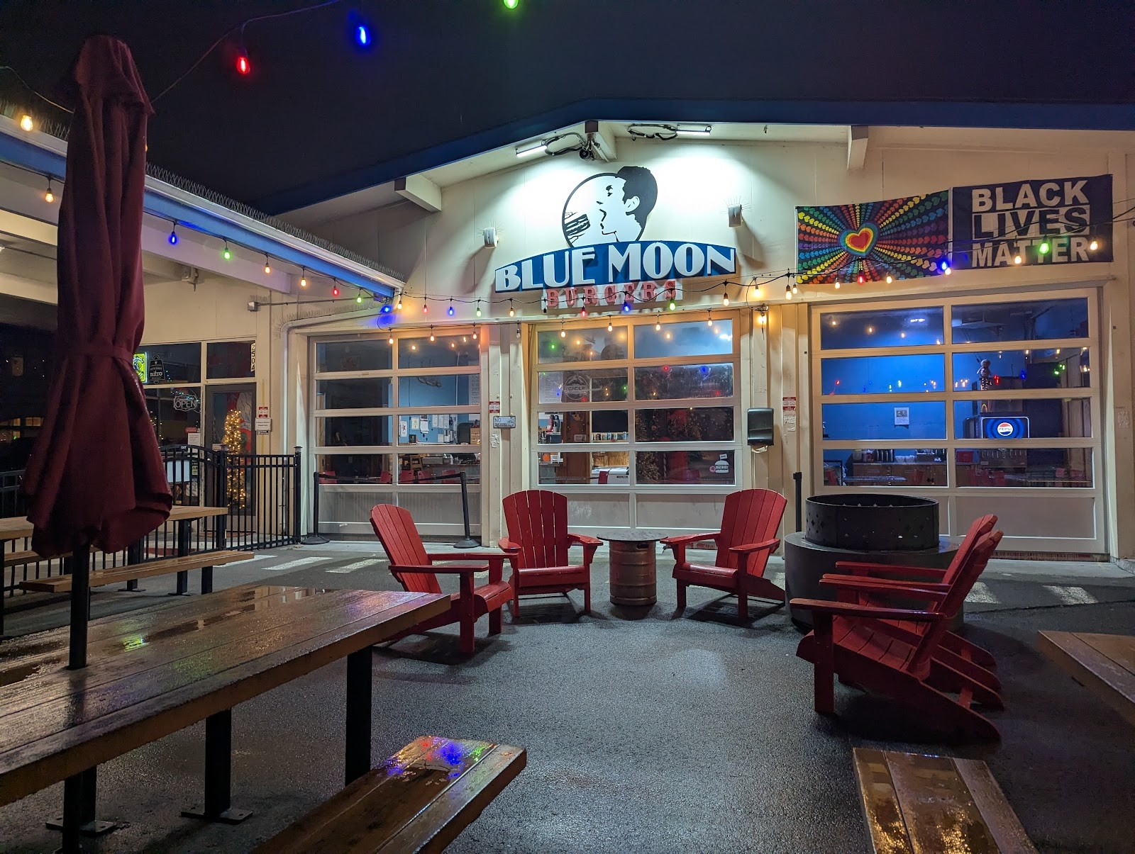 Blue Moon Burgers on Alki: the place