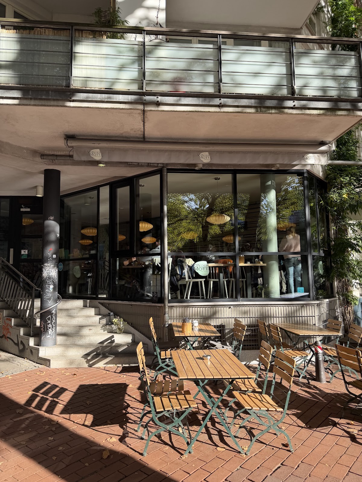Café Von der Motte - Ottensen: the place