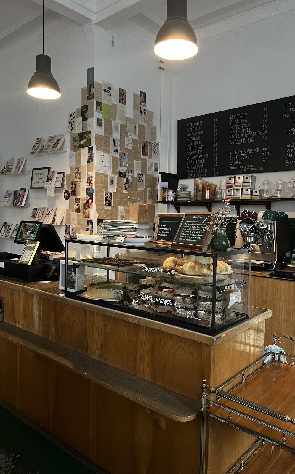 Büchercafé Kapitel Drei: the place