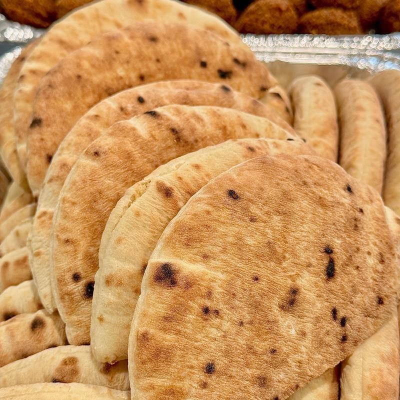 Mama's Vegetarian Falafel: food & drinks