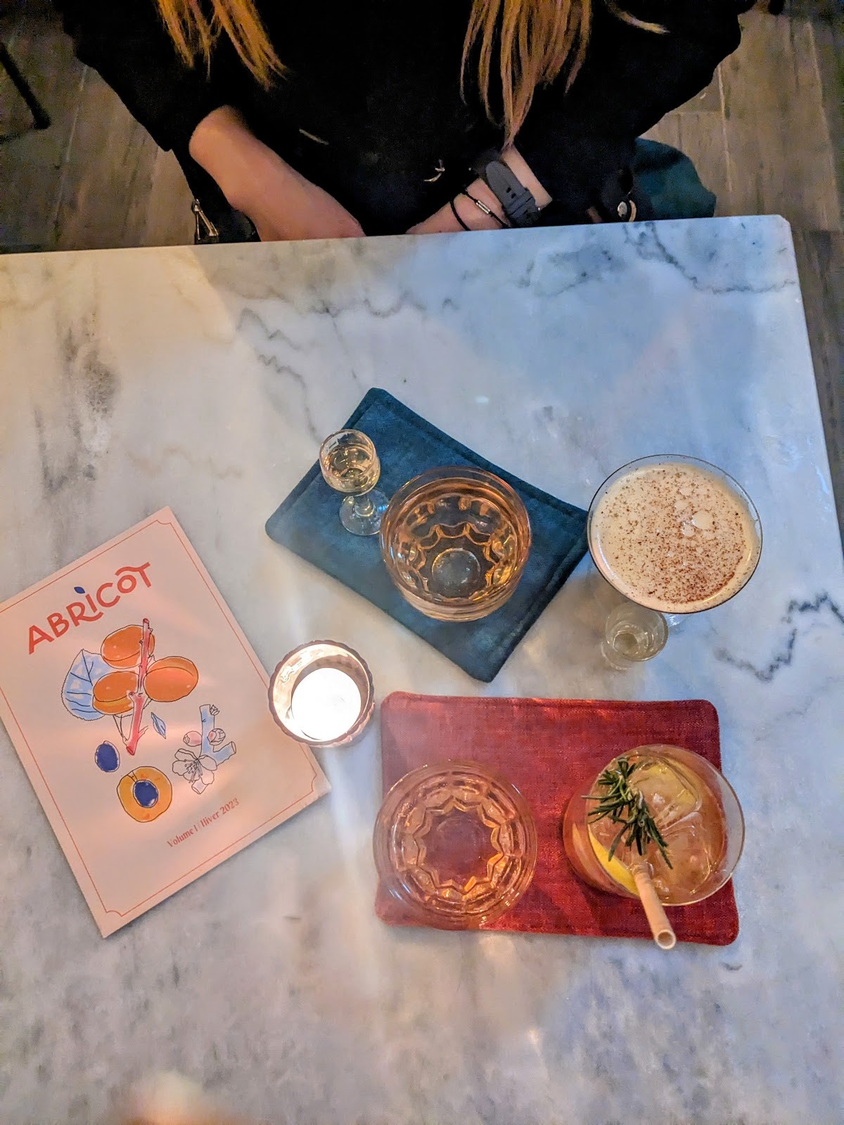 Abricot: food & drinks