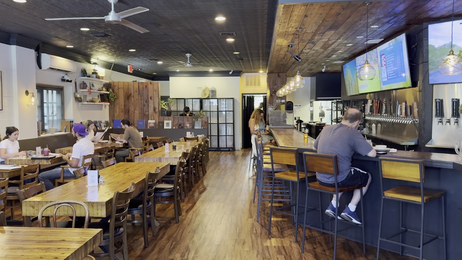 COMMUNITY Kitchen + Taproom: the place