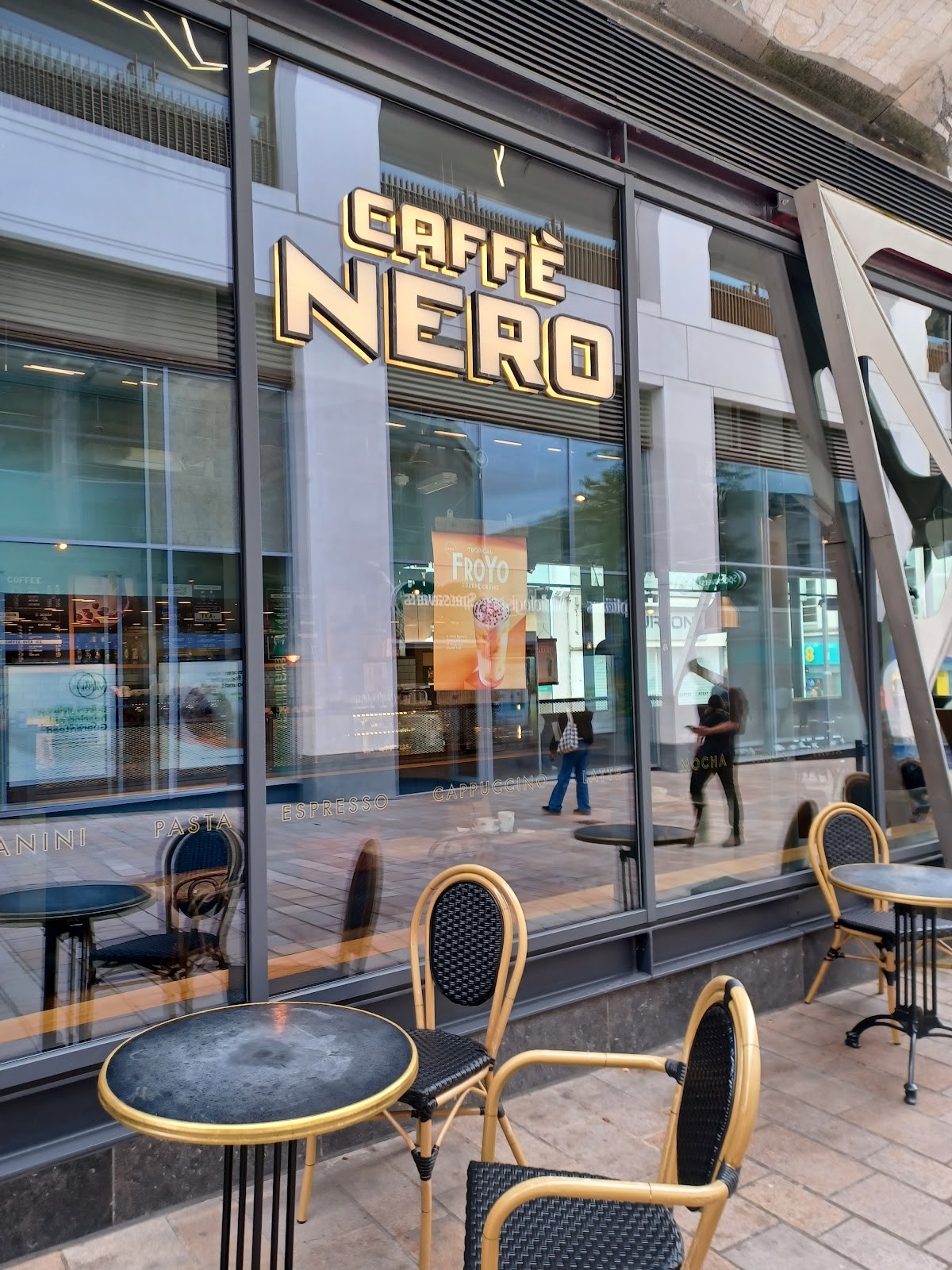 Caffè Nero: the place
