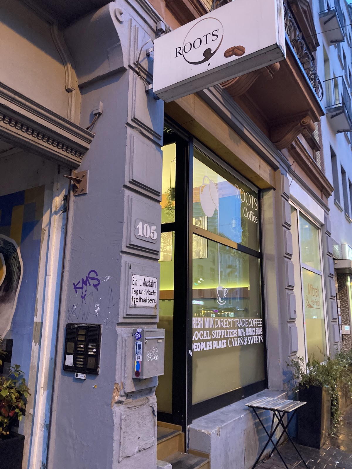 Roots Café: the place