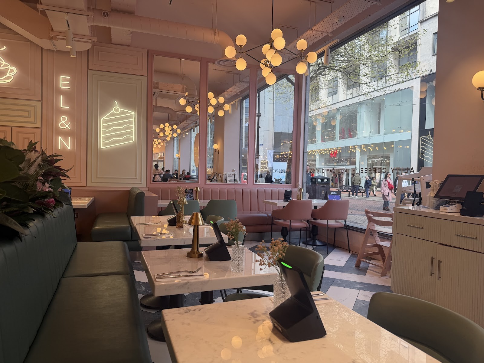 EL&N London - New Street: the place