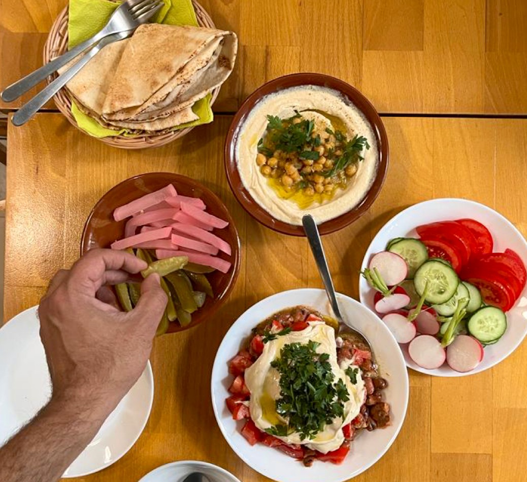 Falafel Full hummus falafel: food & drinks