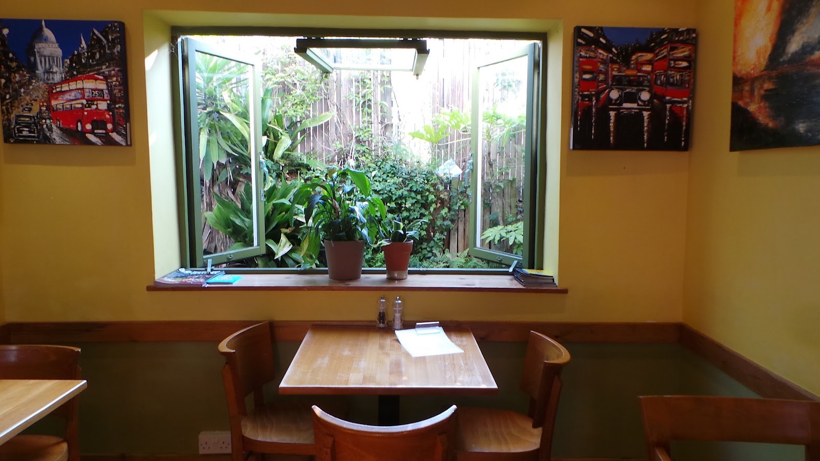 Iydea Vegetarian Kitchen: the place