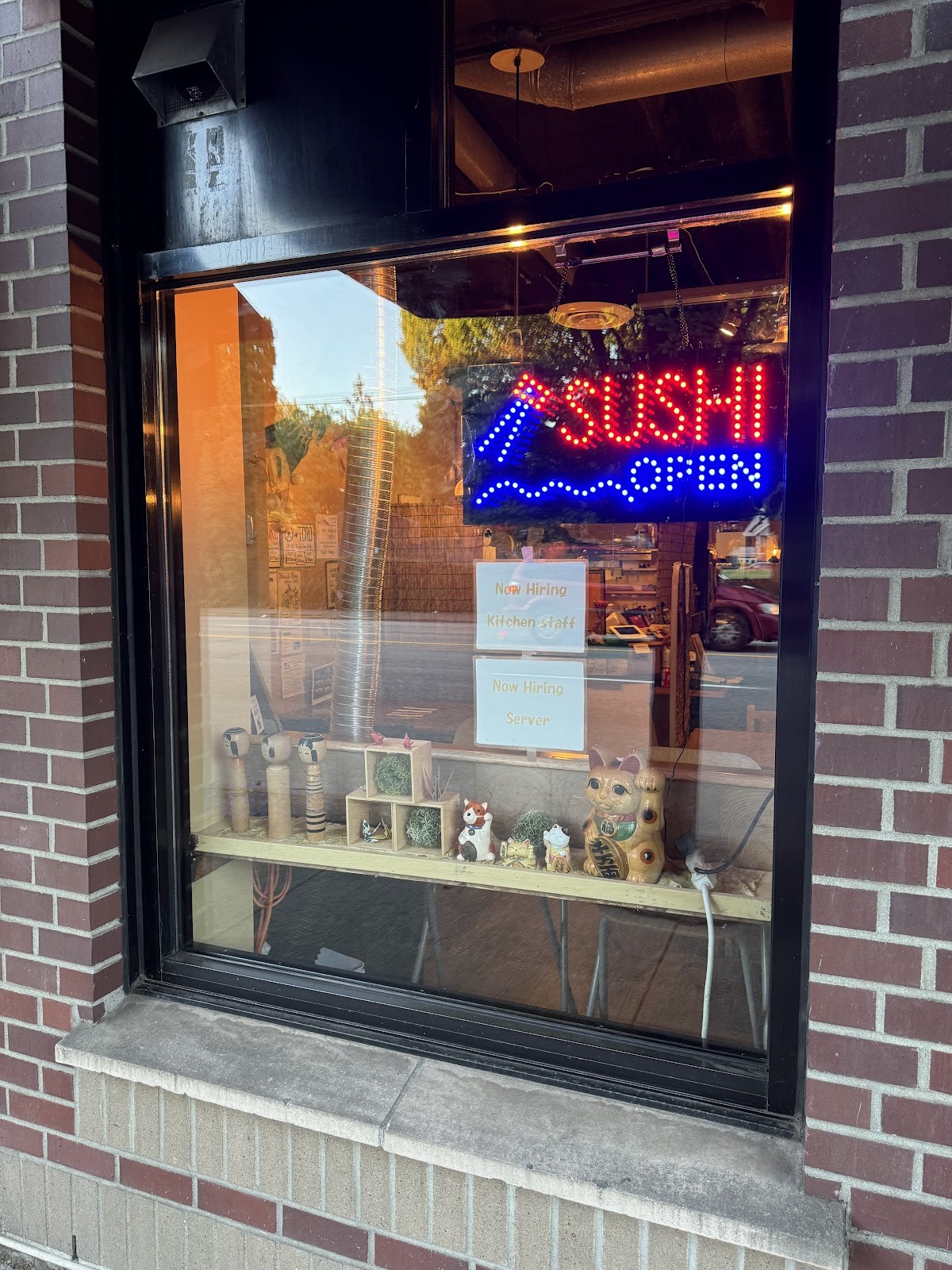 Hitoe Sushi: the place