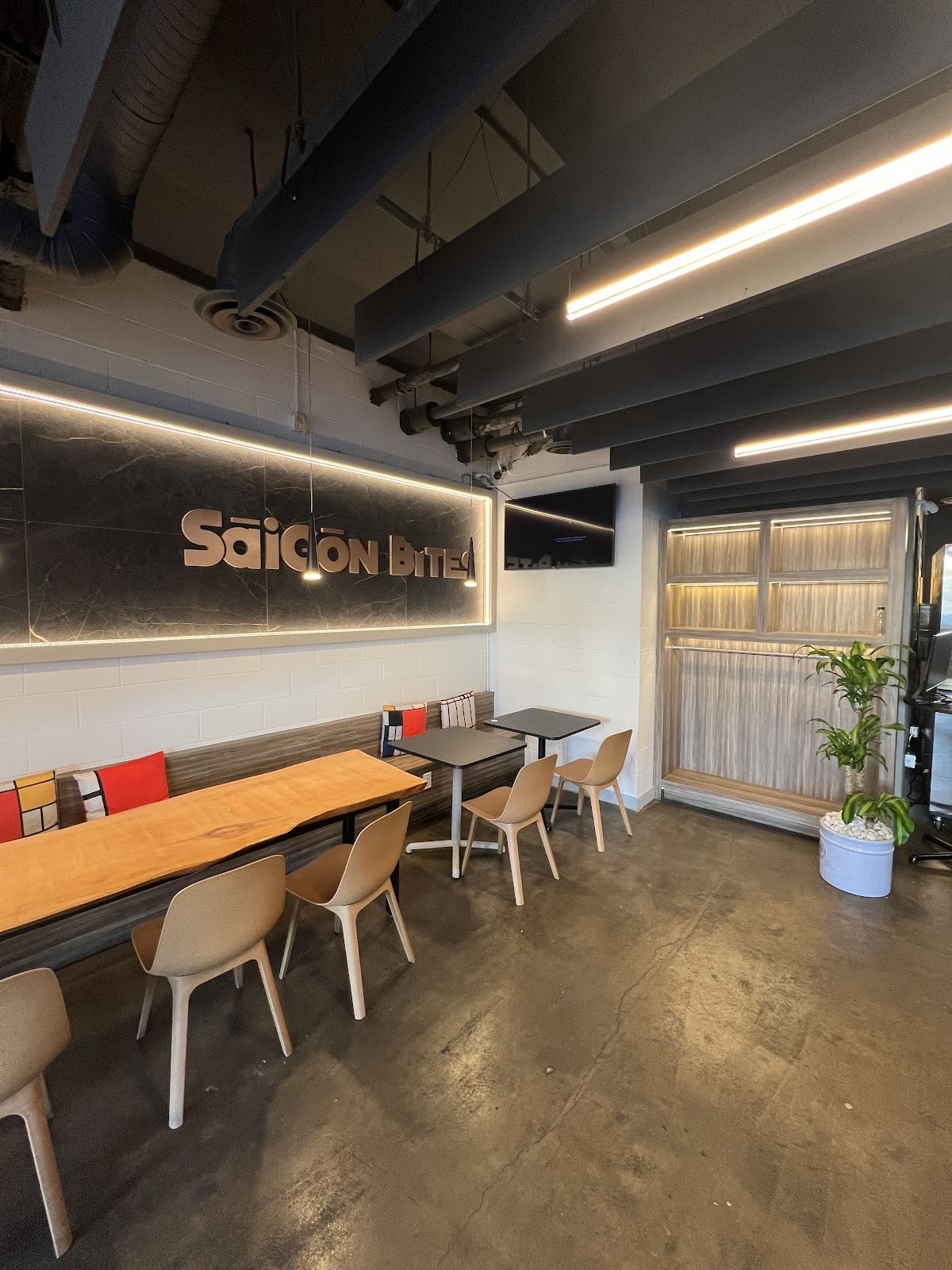 Saigon Rustic Cafe: the place