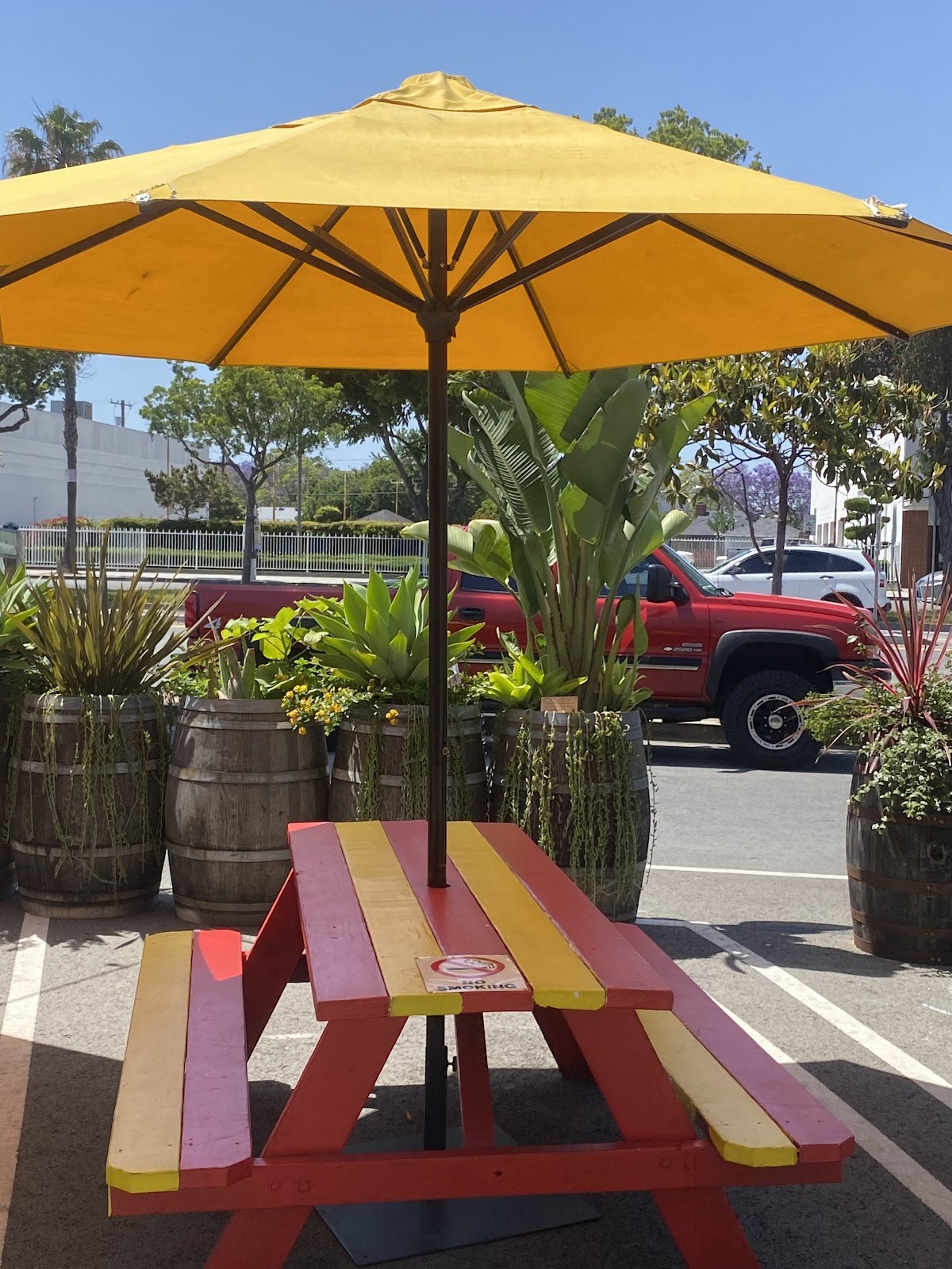 Earle's On Crenshaw: the place