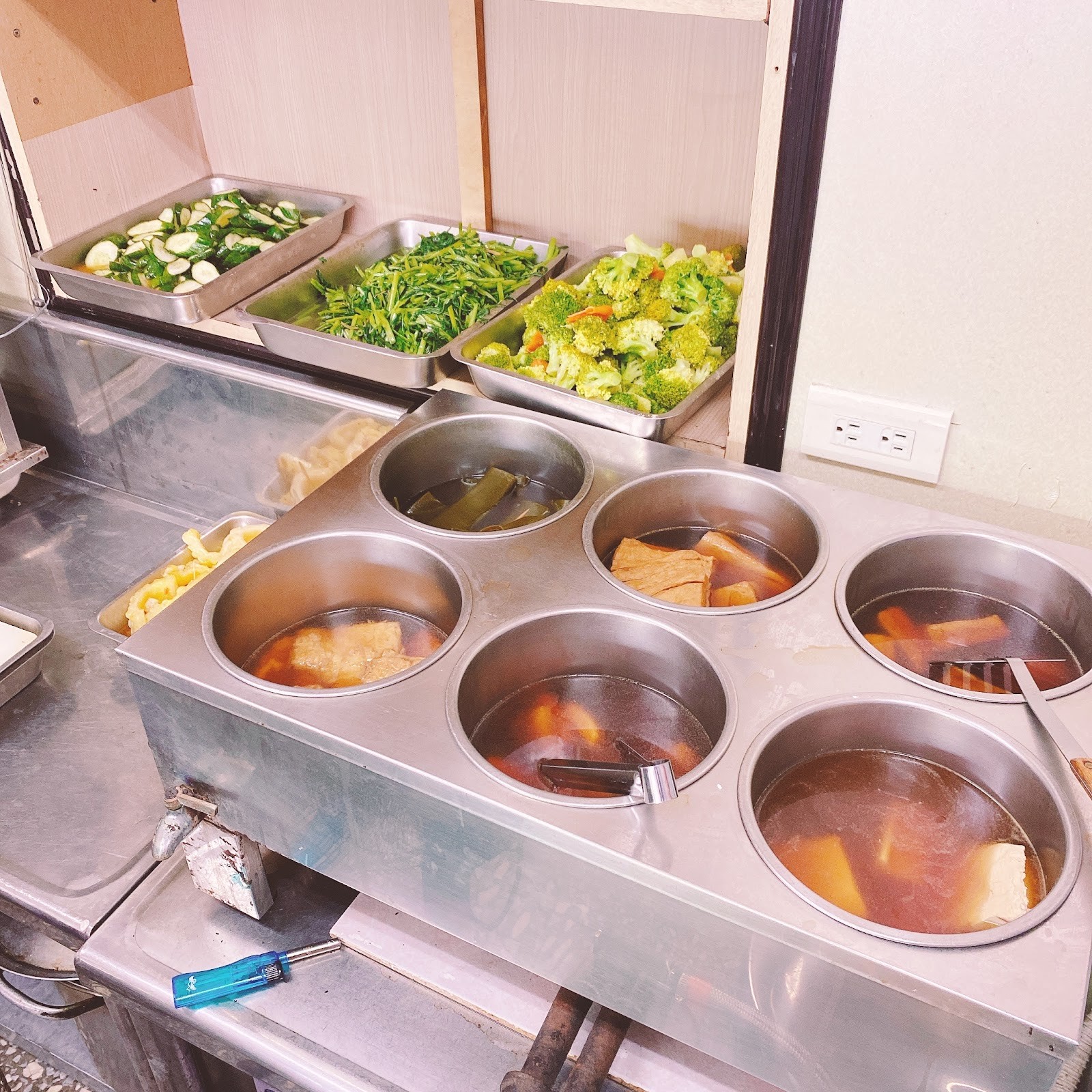 Nine Six Vegetarian Square - 九六素食坊: the place