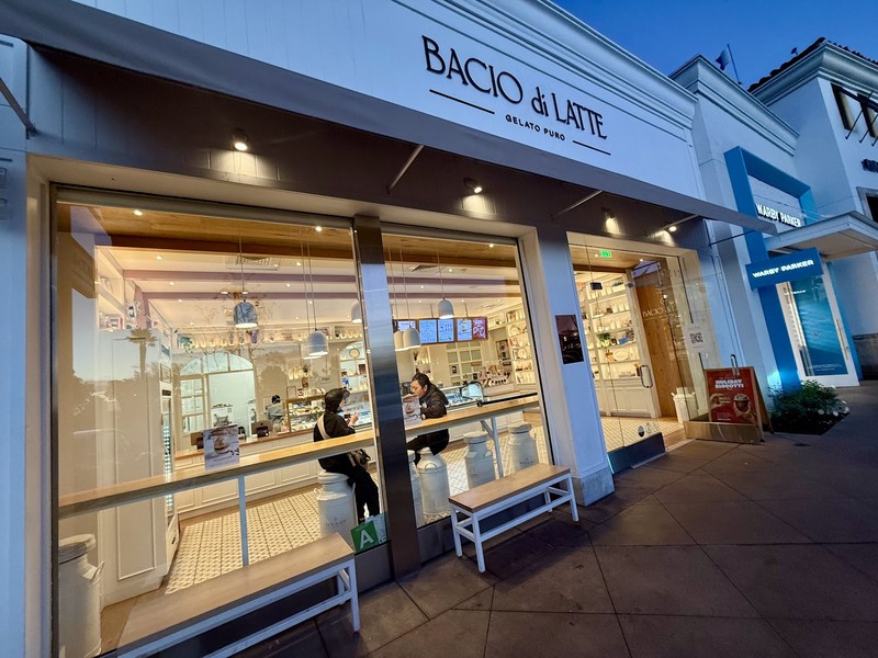 Bacio di Latte | Waterside at Marina del Rey, LA: photo 4