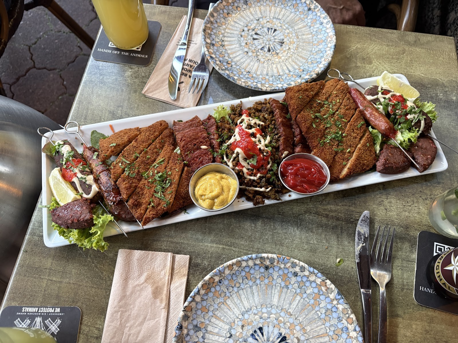 269 TwoSixNine Vegan Restaurant Frankfurt: food & drinks