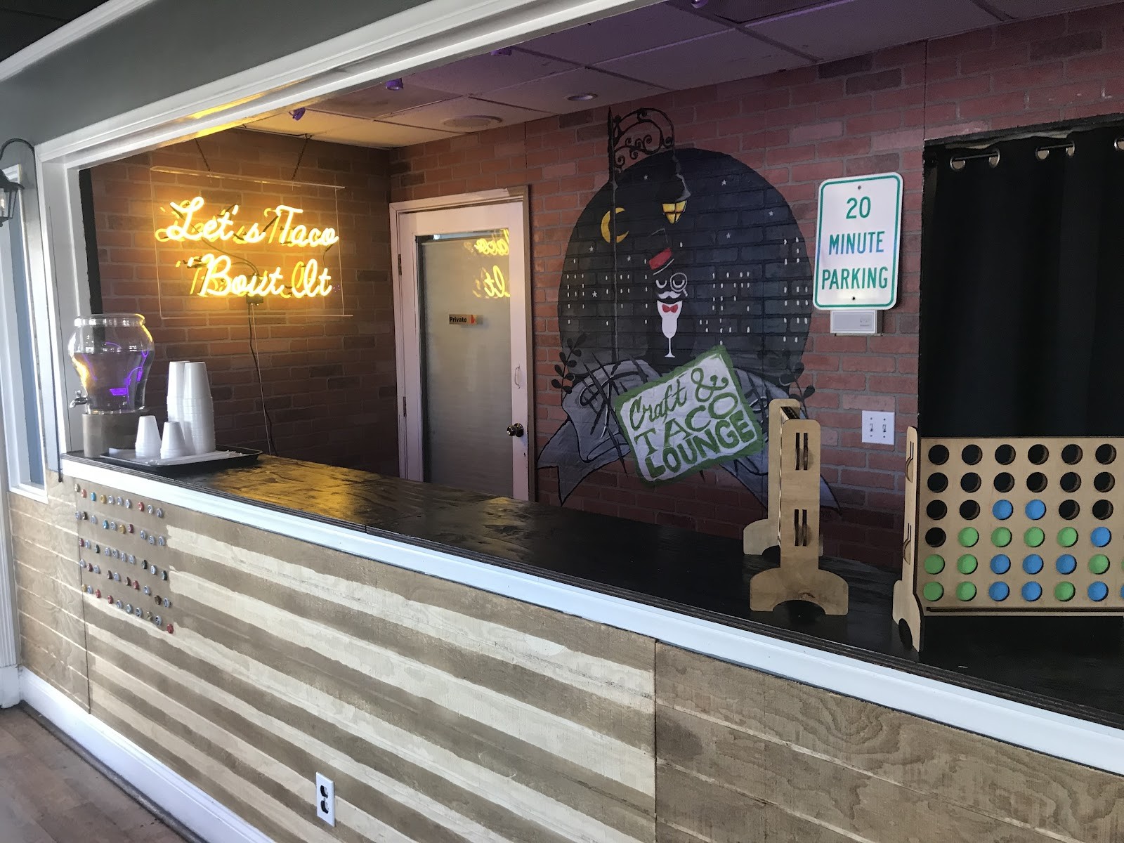Craft and Taco Lounge: the place
