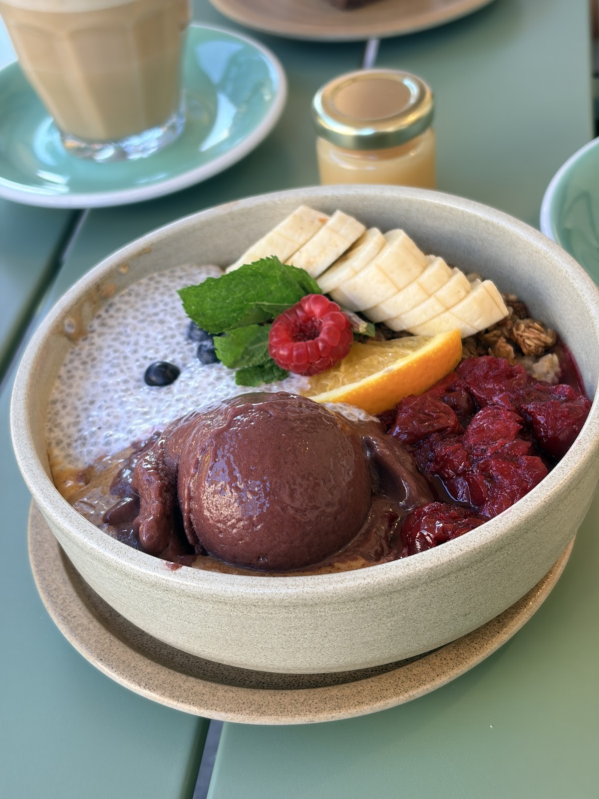 Plants & Cakes - Raw Cakery & Juice bar: food & drinks