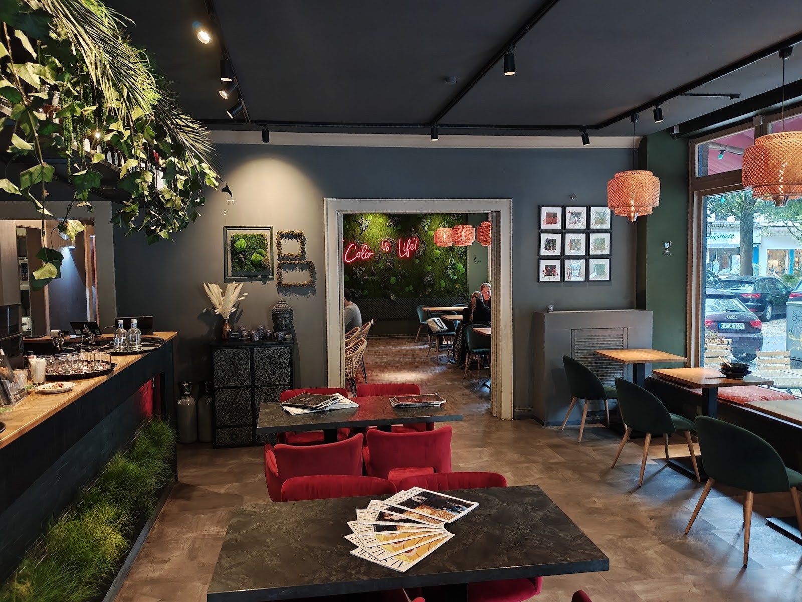 Ginya Veganes Restaurant: the place