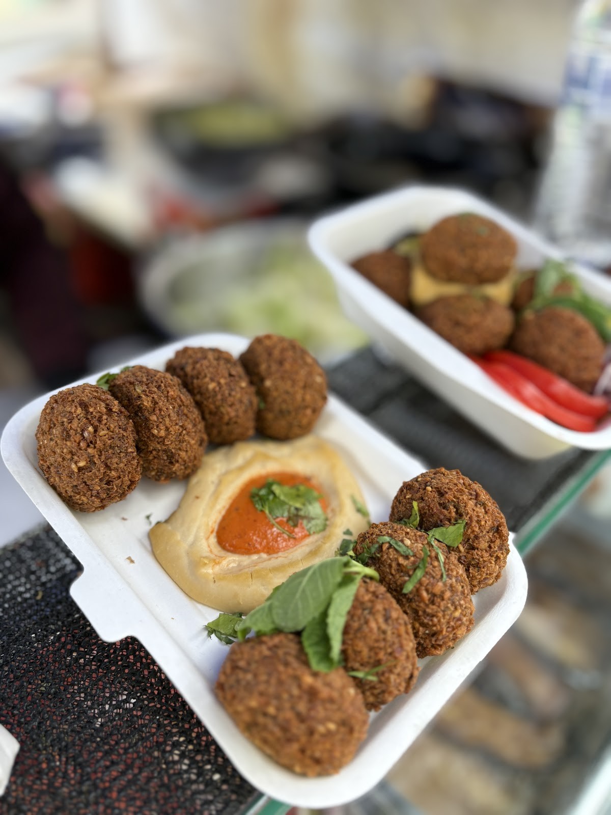 Falafel Zaki Zaki: food & drinks