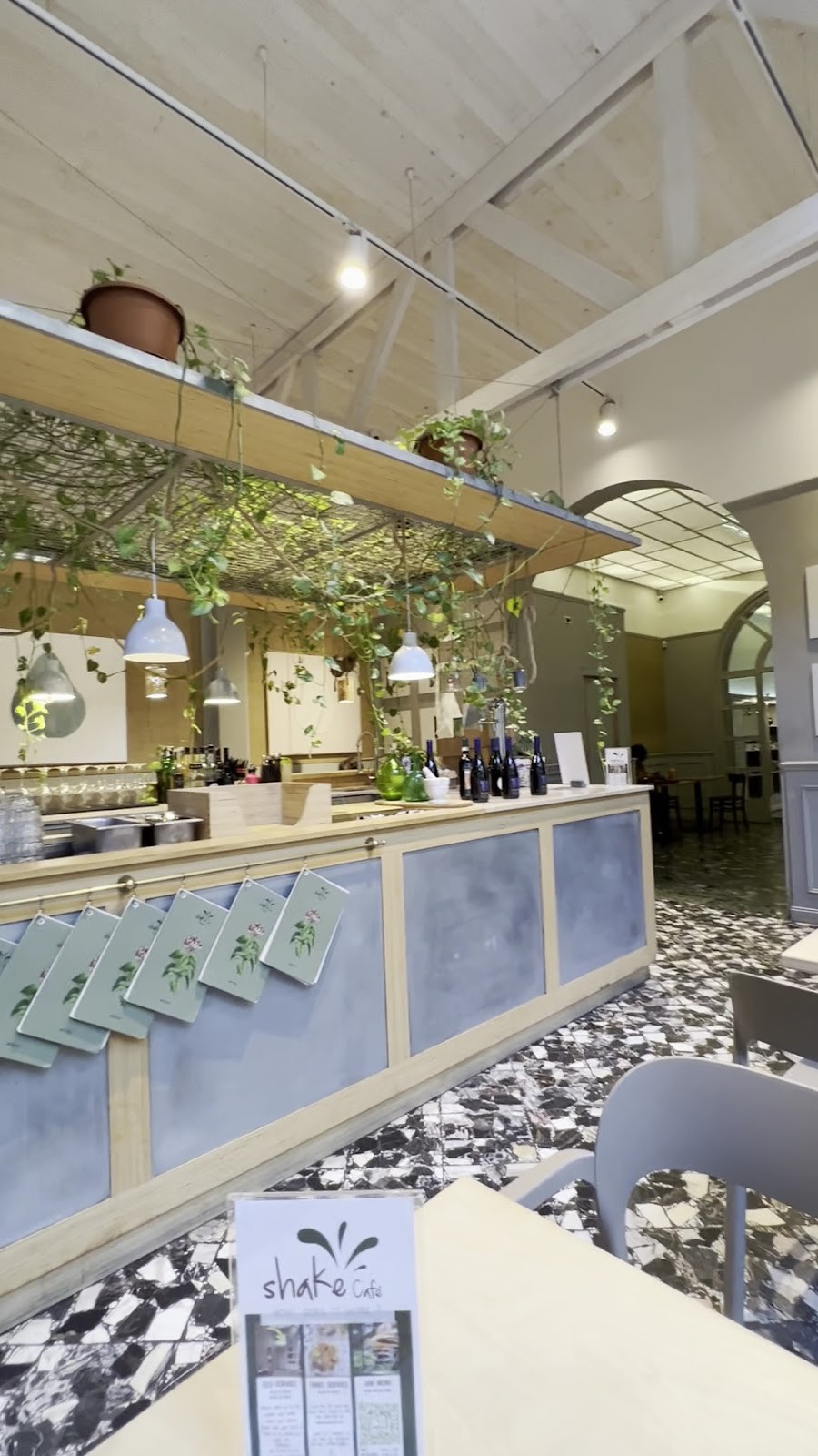 Shake Café: the place