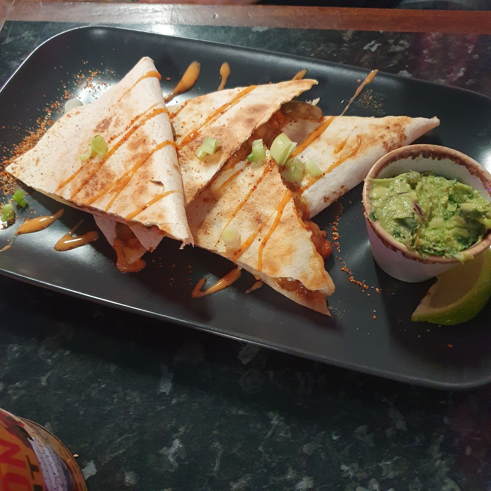 Guac 'n' Roll Kitchen: food & drinks