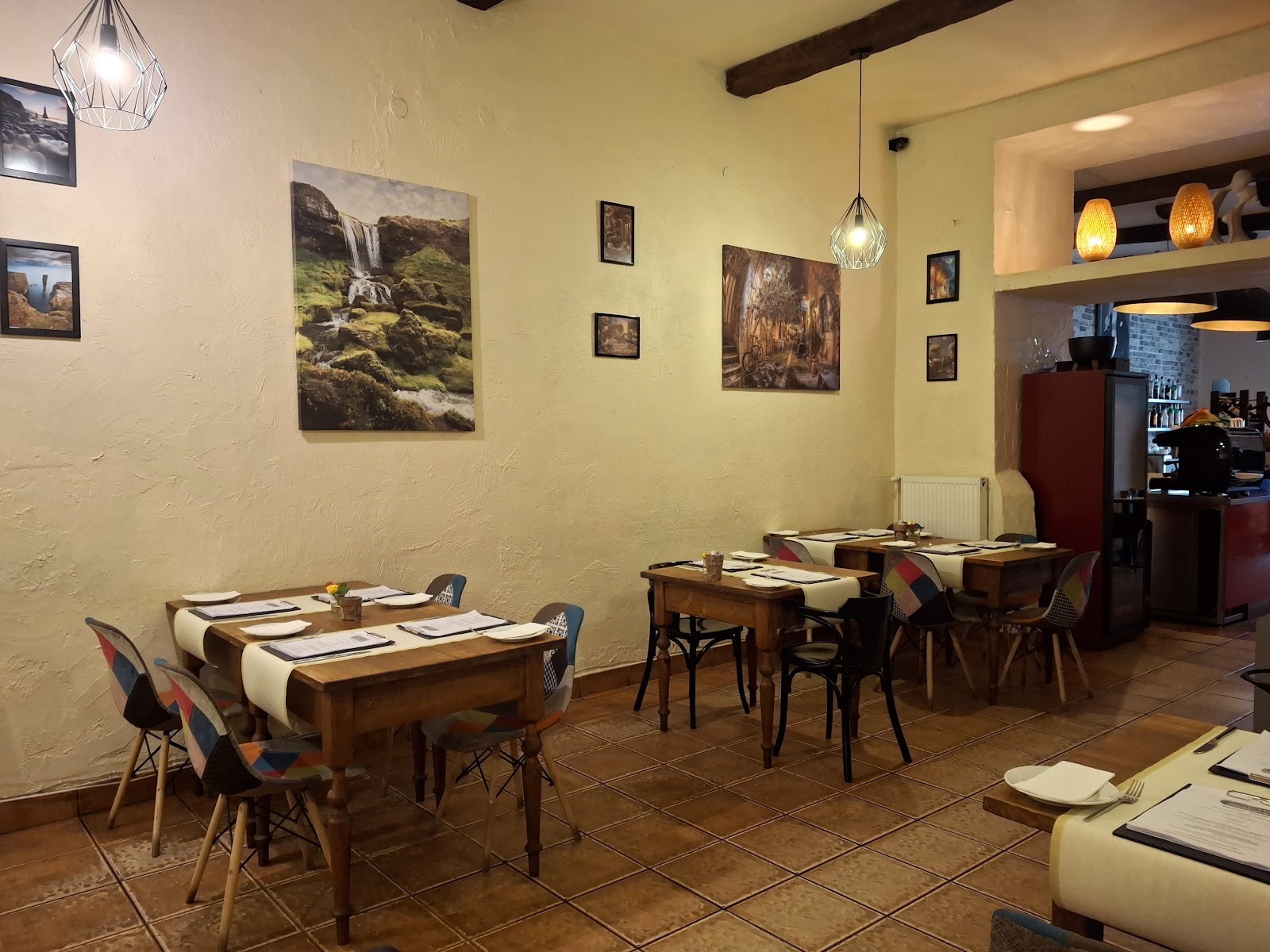 Old Town Restaurant and Wine Bar: the place