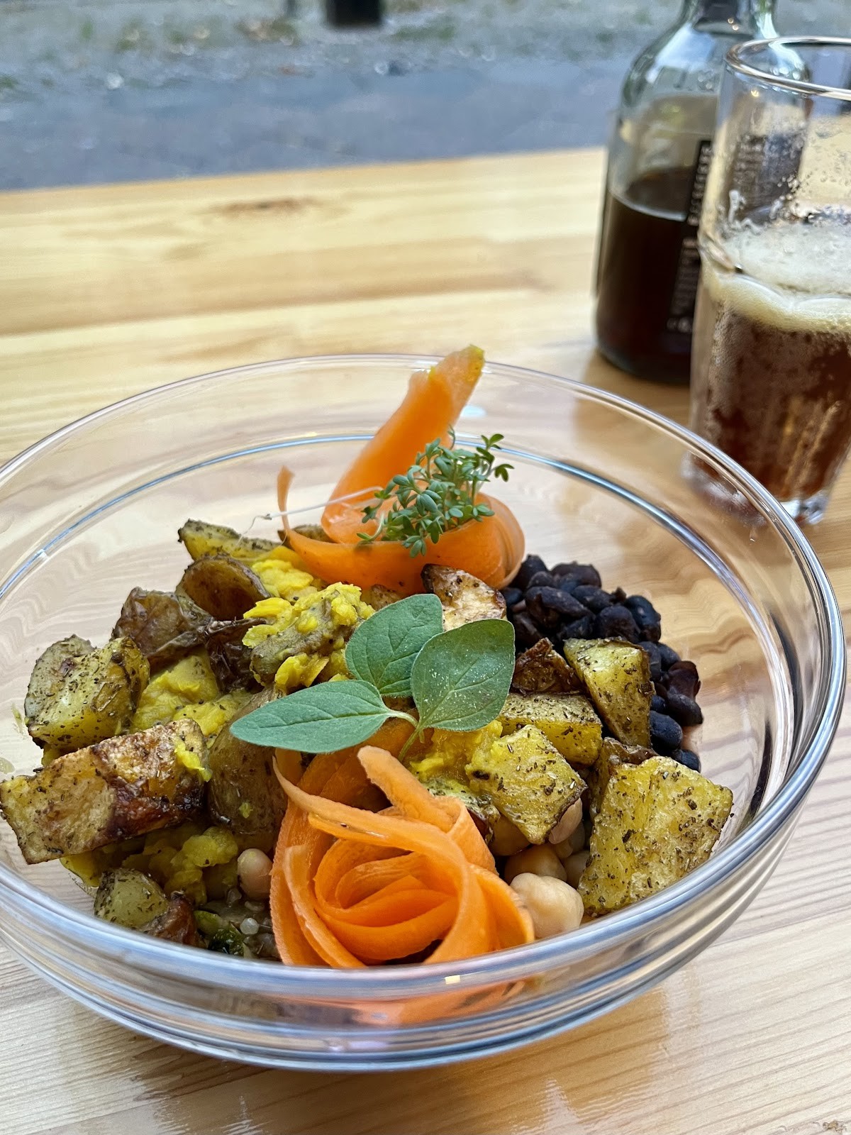 Laris Love Food: food & drinks