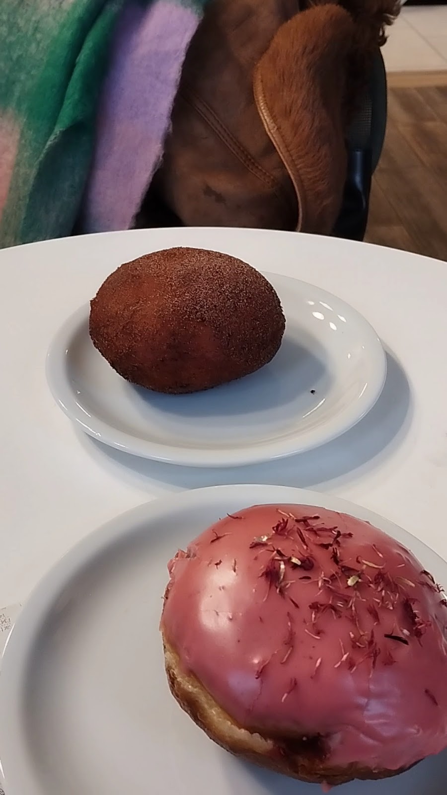 Damka cafe & bakery: food & drinks