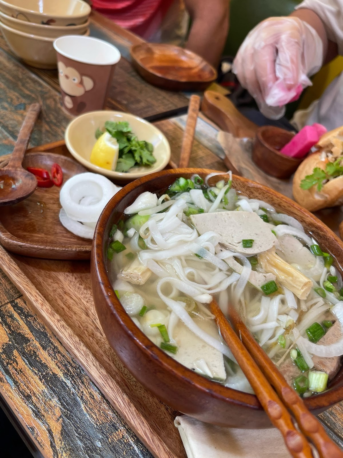 Ngoc Hoan Cafe: food & drinks