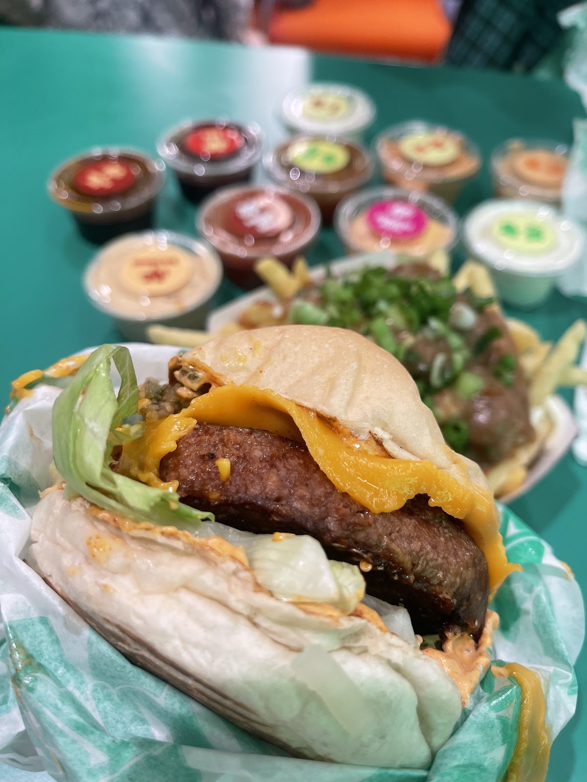 Oowee Vegan Brighton - Plant Based Burgers, Fried Chicken & Shakes.: food & drinks