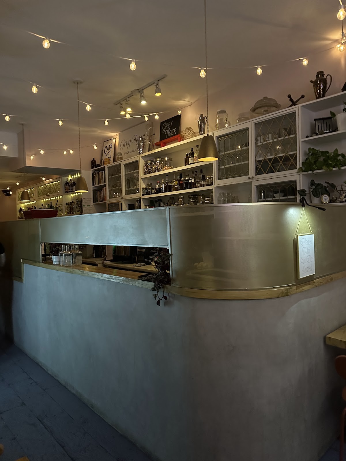 Grey Tiger: the place