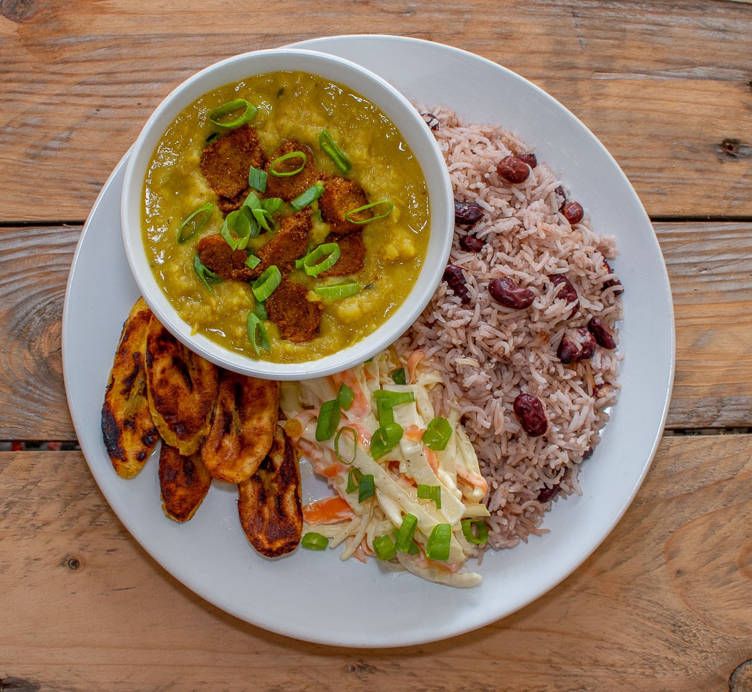 Aubergine Café: food & drinks