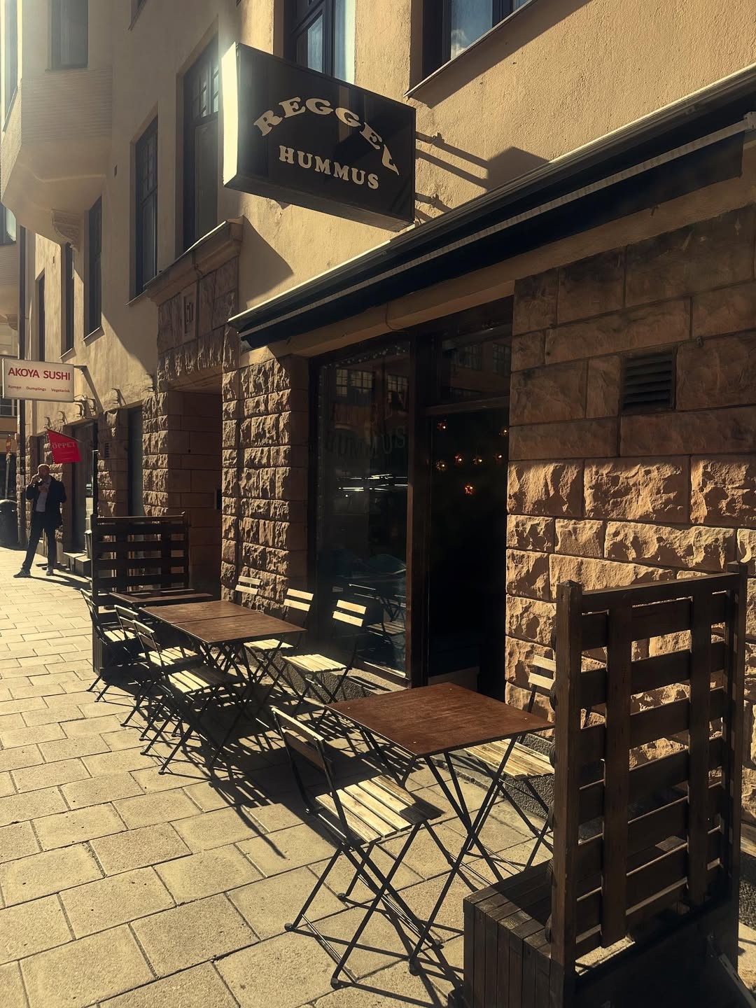 Reggev Hummus: the place