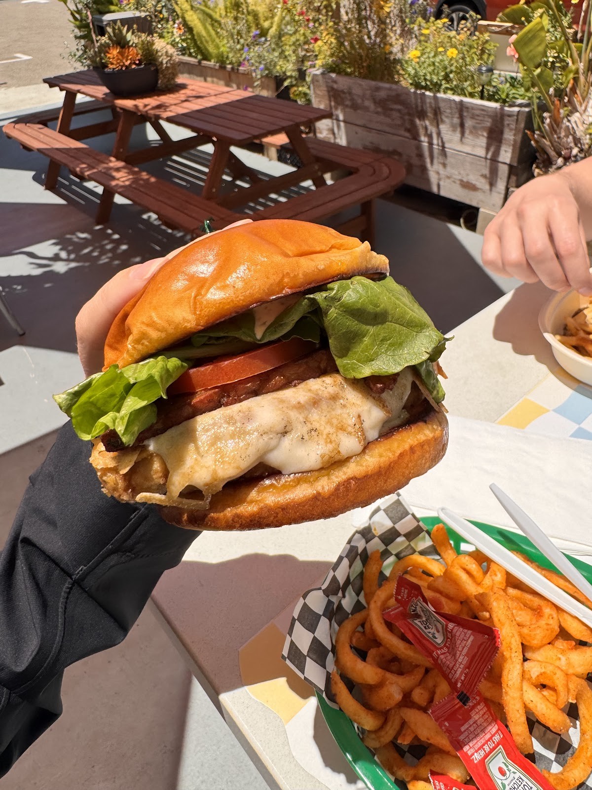 Val's Vegan Kitchen: food & drinks