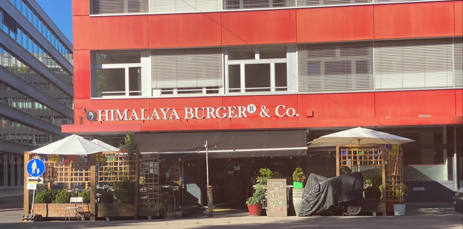 Himalaya Burger & Co.: the place