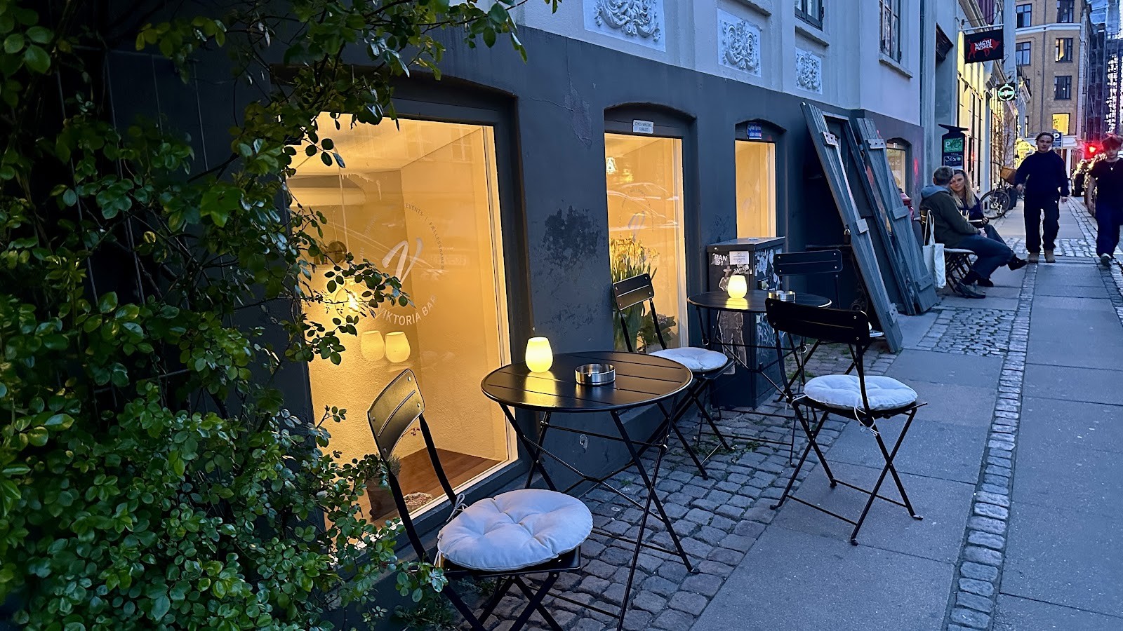 Viktoria Bar: the place