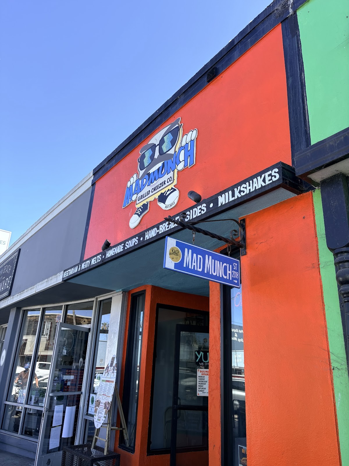 Mad Munch Grilled Cheezer Co.: the place
